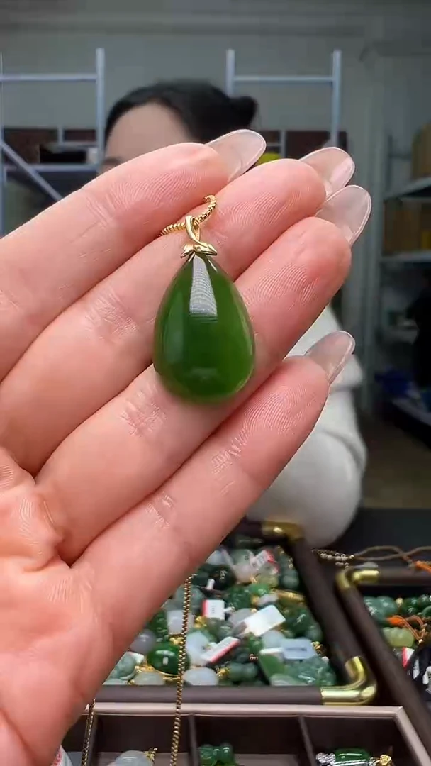 颈饰18K金镶嵌和田玉（多样性发货.发其一）11.26.15