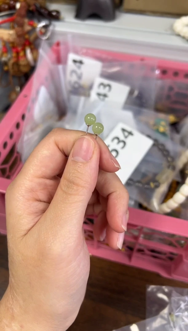银S925镶嵌和田玉耳饰孤品和田玉黄口圆珠银耳钉[0596]