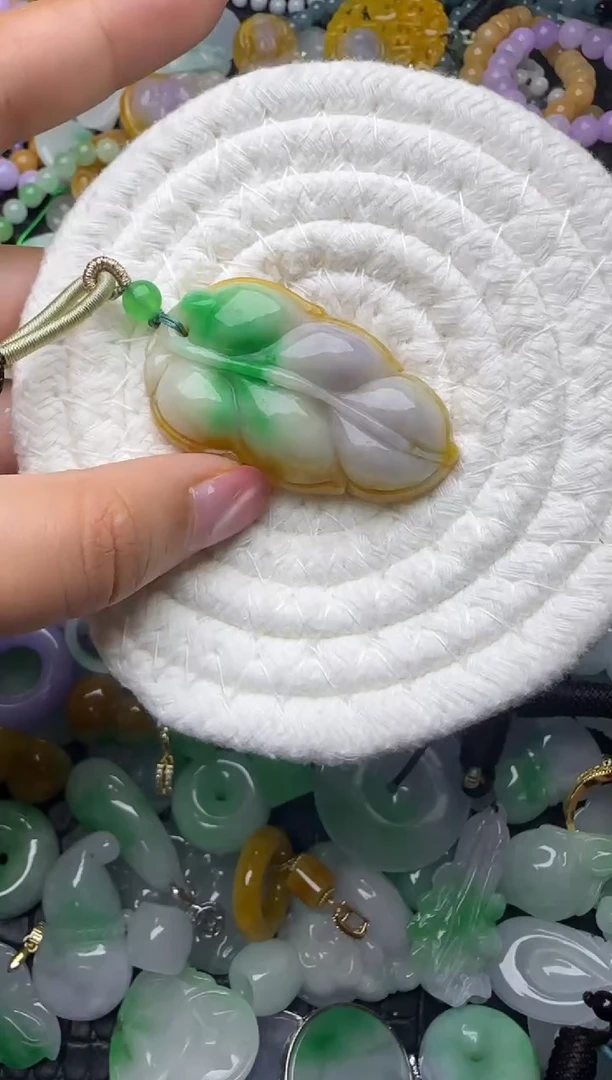 颈饰未镶嵌翡翠缅甸翡翠吊坠