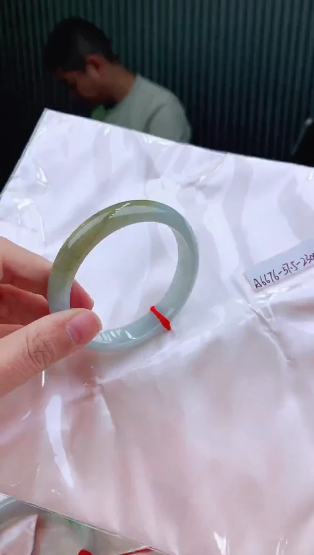 未镶嵌手镯翡翠57+