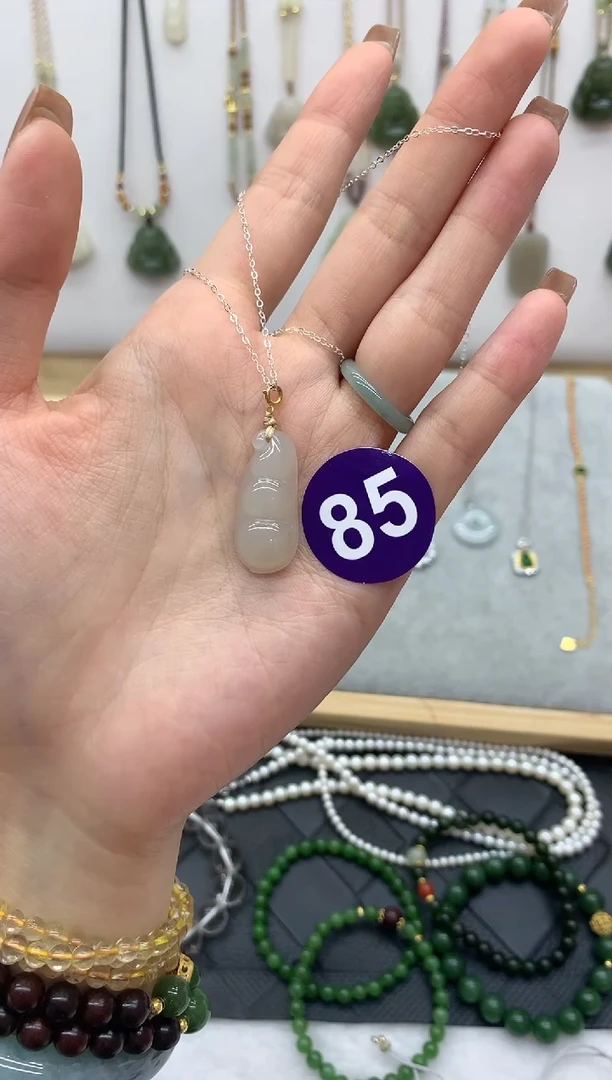 【闪购商品】和田玉颈饰18K金镶嵌四季豆4