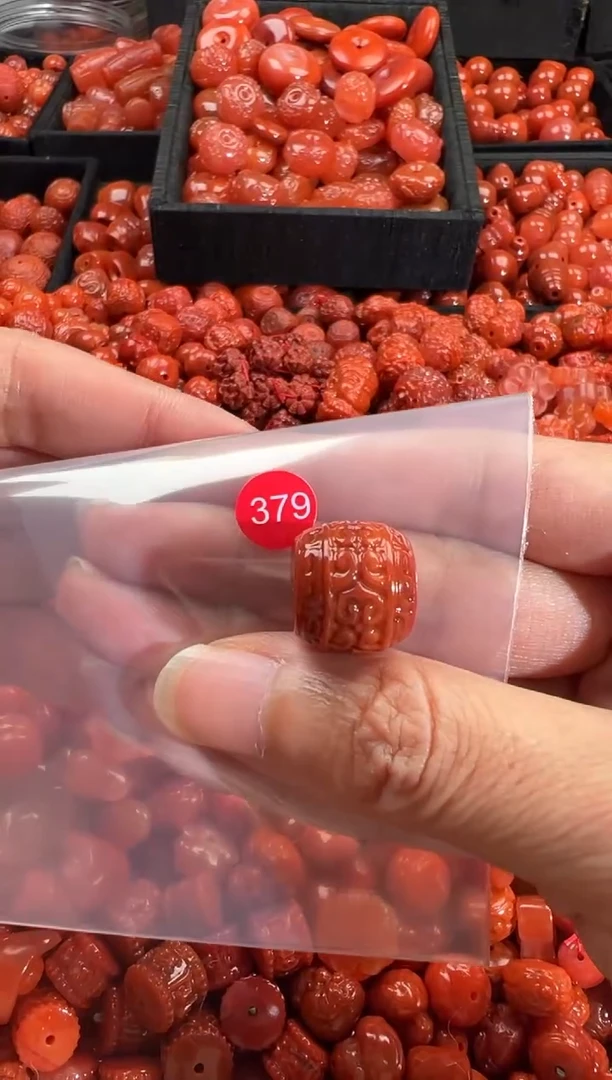 颈饰未镶嵌南红玛瑙1