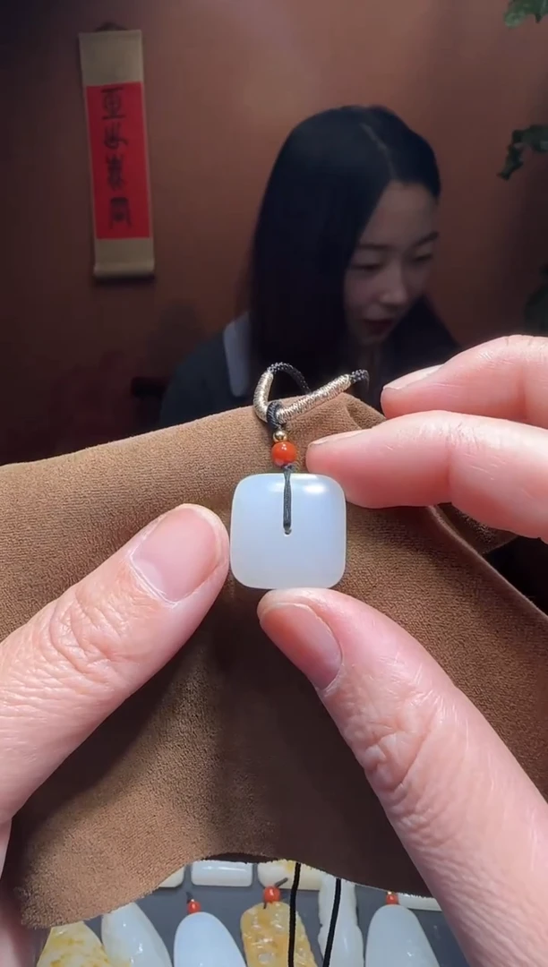 颈饰未镶嵌和田玉扣子