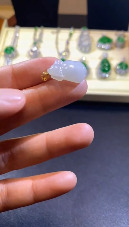 【闪购商品】翡翠吊坠(赠链)18K金镶嵌缅甸天然A货翡翠