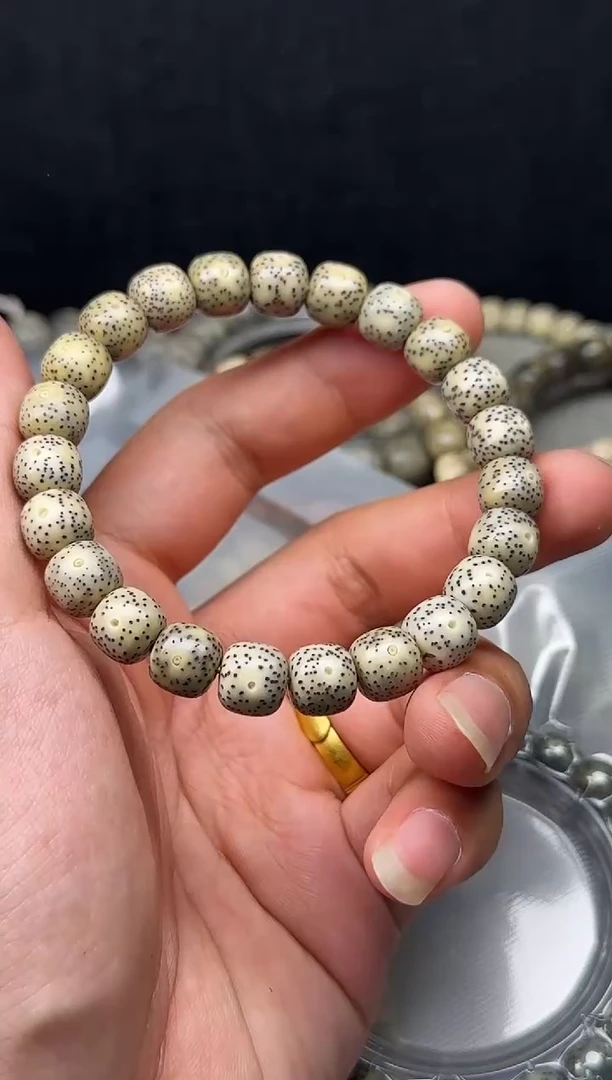 星月菩提手串石玉冰料 同枝10*9