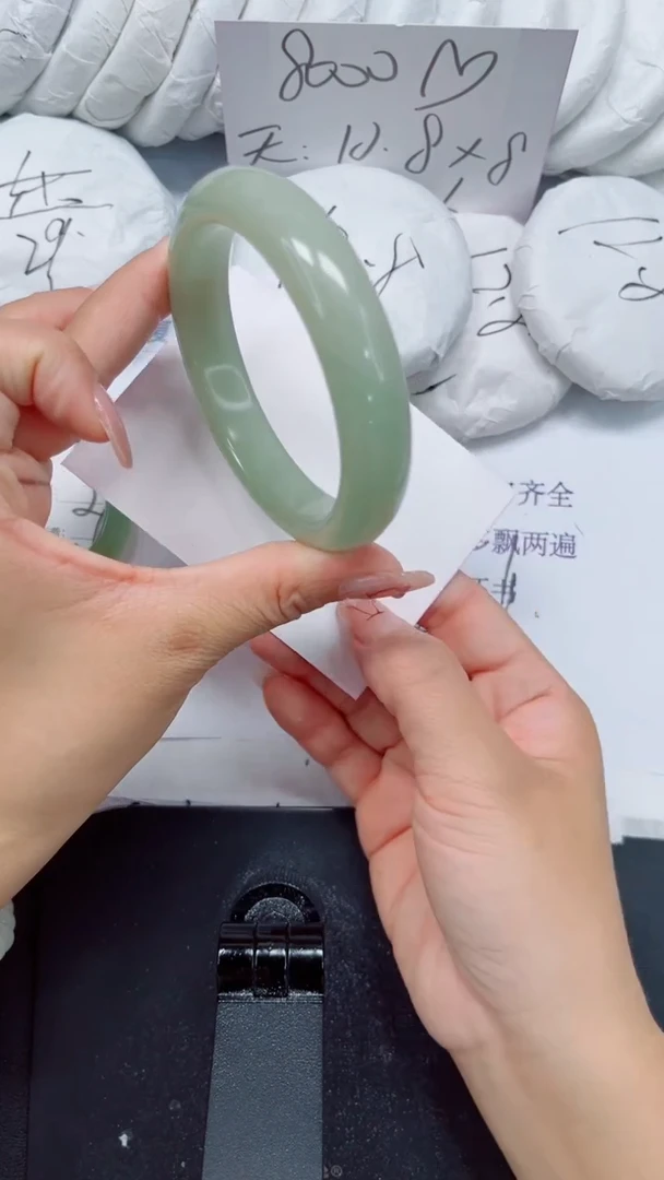 未镶嵌手镯石英质玉95-60