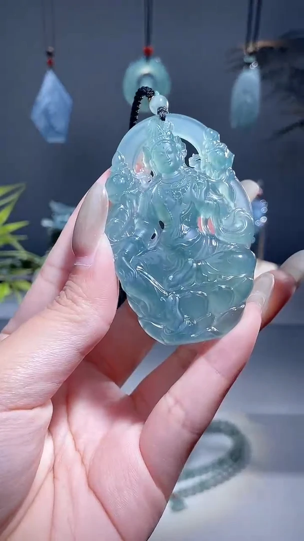 颈饰未镶嵌翡翠度母