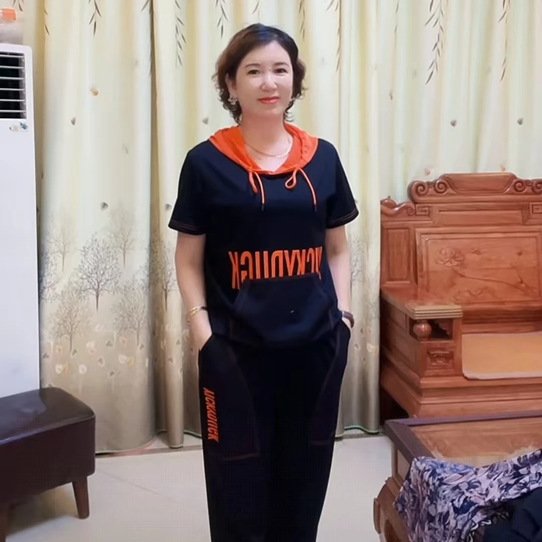 茹茹时装黑色休闲运动短袖套装