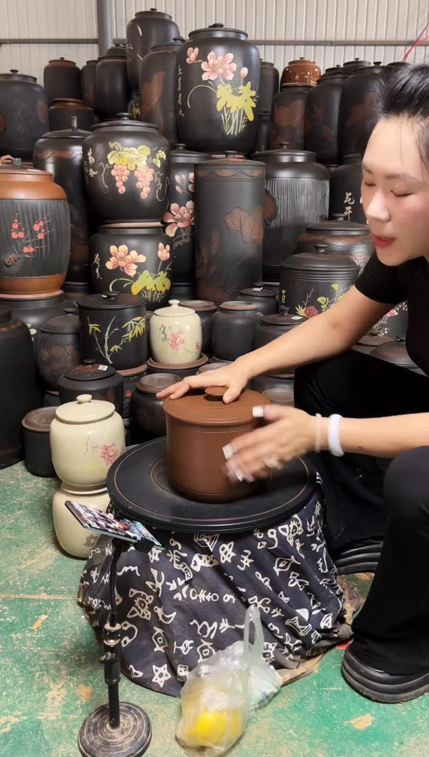 罐瑕疵茶叶罐 古铜色小五饼 025