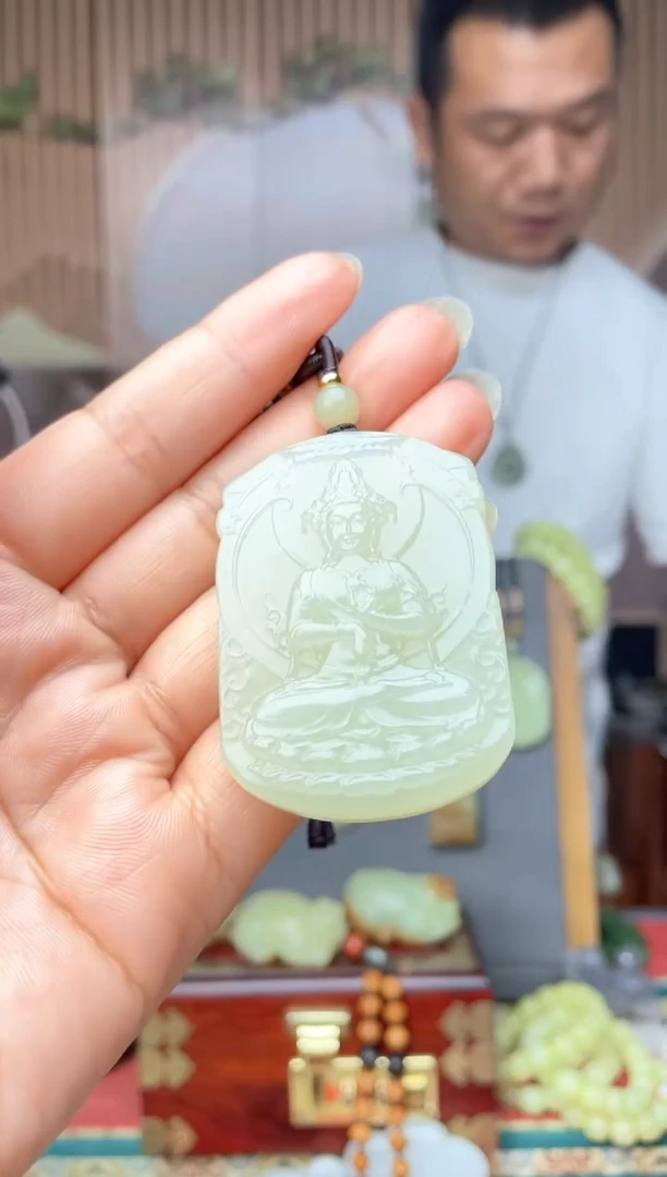 颈饰未镶嵌和田玉拍一发一