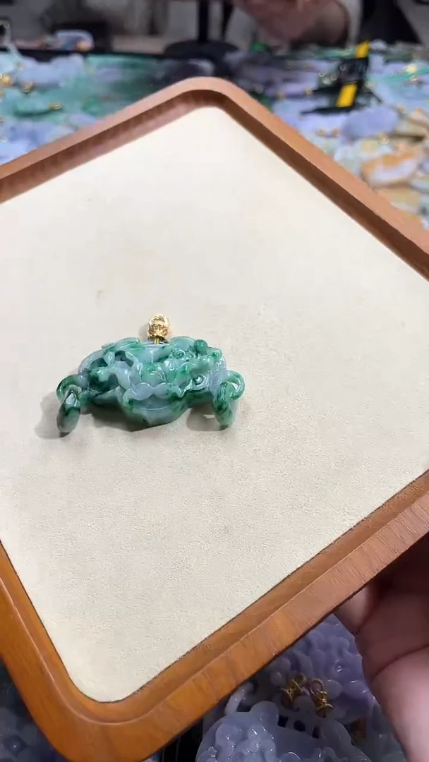 【闪购商品】翡翠颈饰未镶嵌吊坠