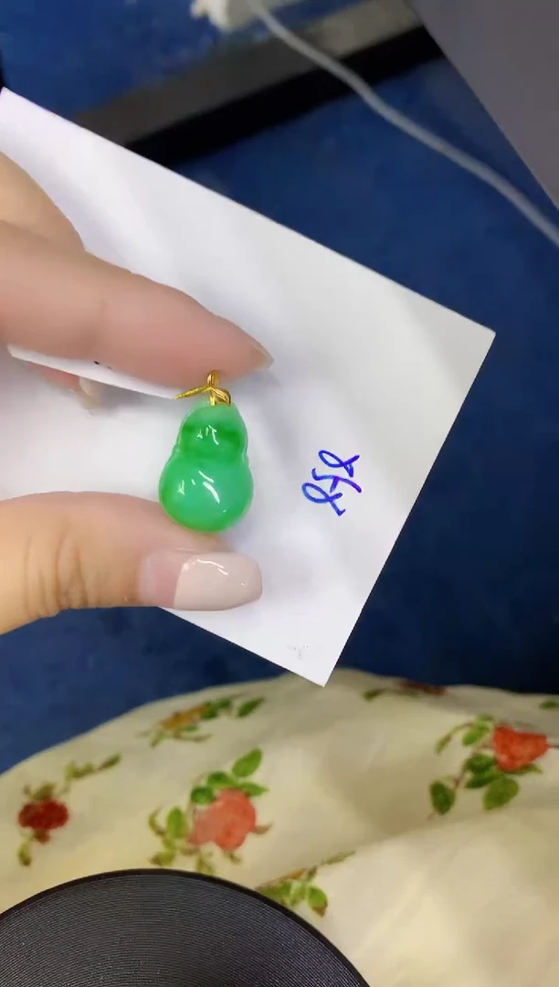 颈饰18K金镶嵌翡翠缅甸天然翡翠A货