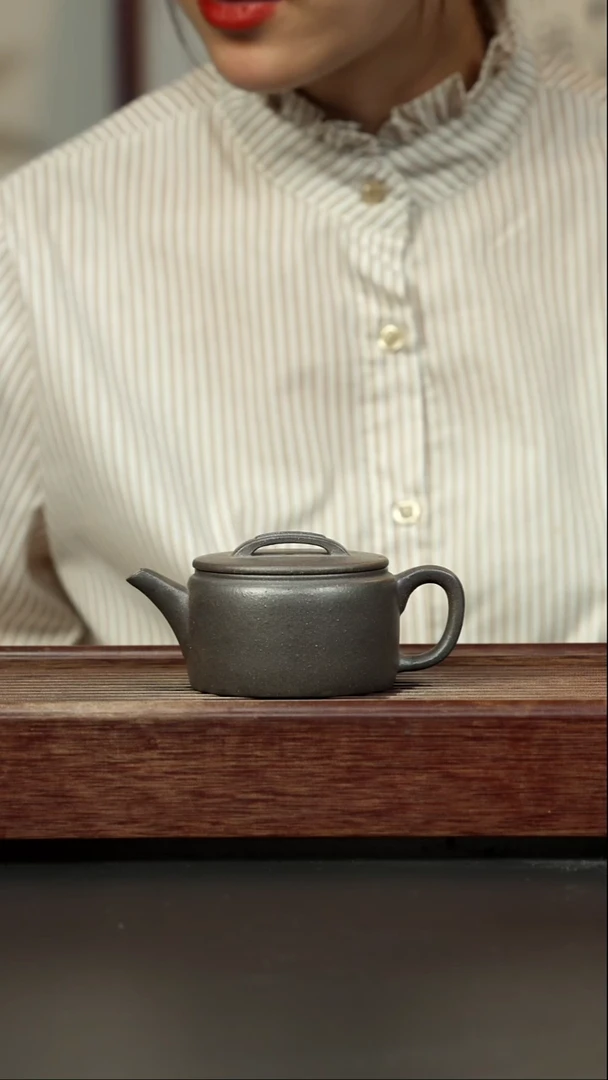 紫砂茶壶百年岩中泥 折嘴汉瓦