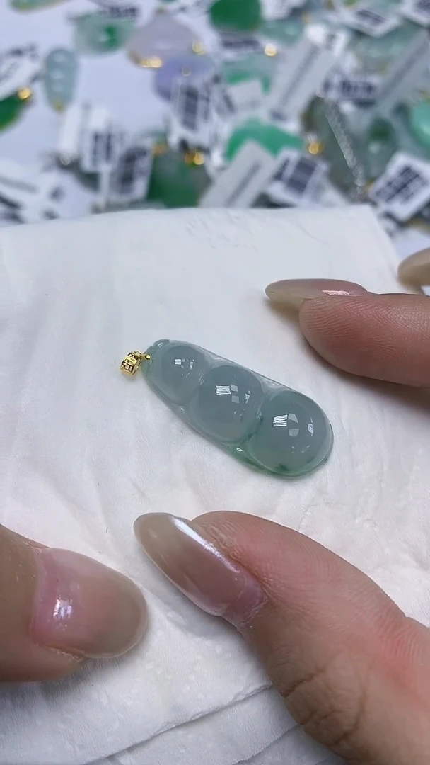 翡翠18K金镶嵌颈饰天然缅甸翡翠A货
