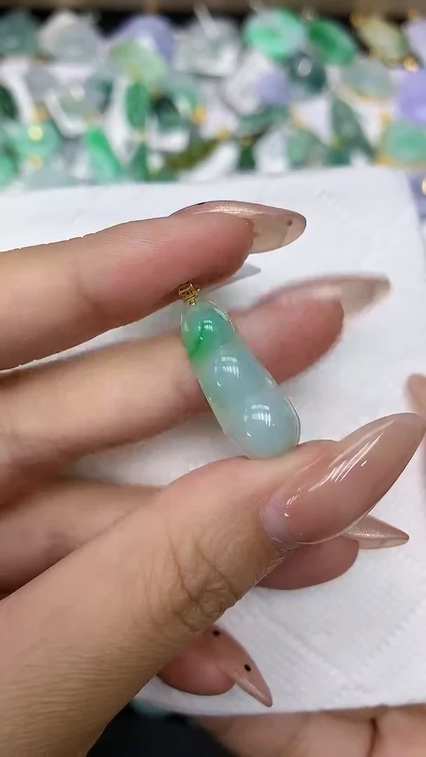 颈饰18K金镶嵌翡翠111111111111111