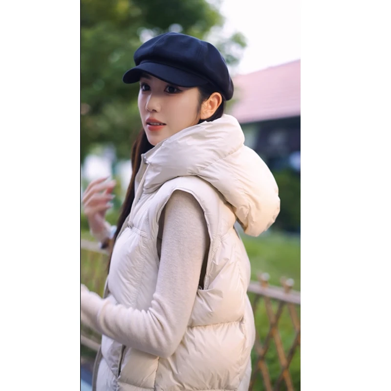 LIGHT HOLY2025新款带帽90白鸭绒泡芙感羽绒马甲高端加厚马甲