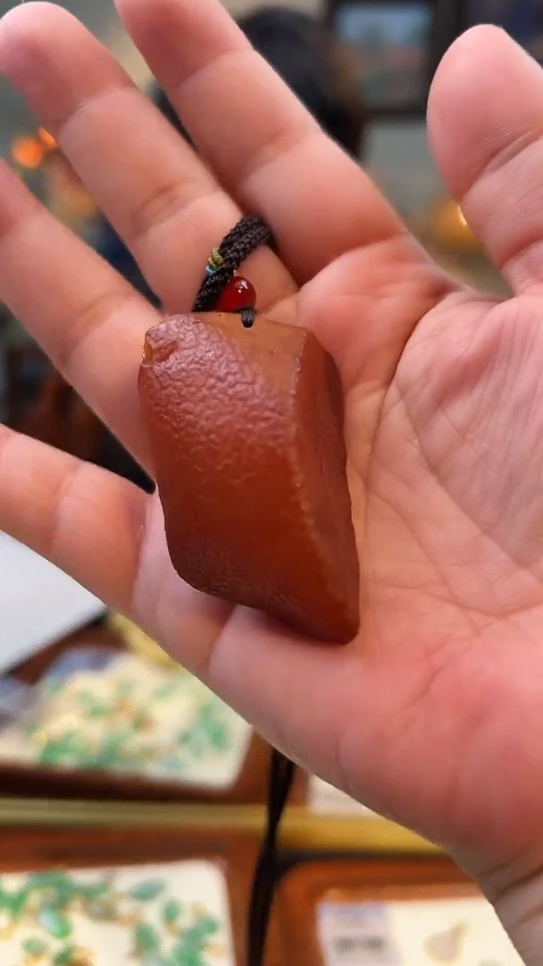 琥珀颈饰未镶嵌吊坠