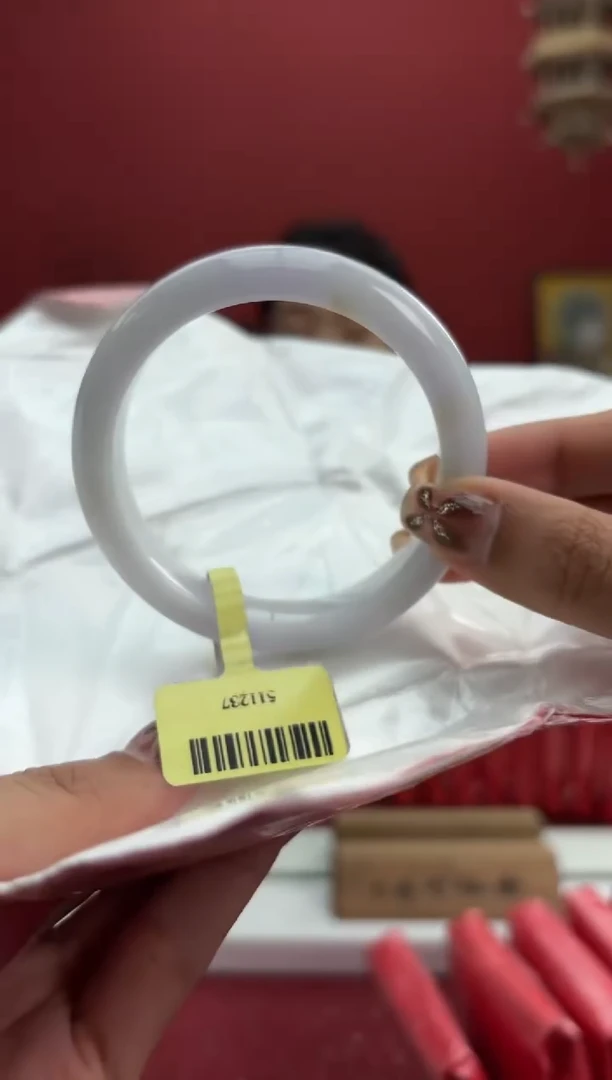 【闪购商品】翡翠手镯未镶嵌7手镯