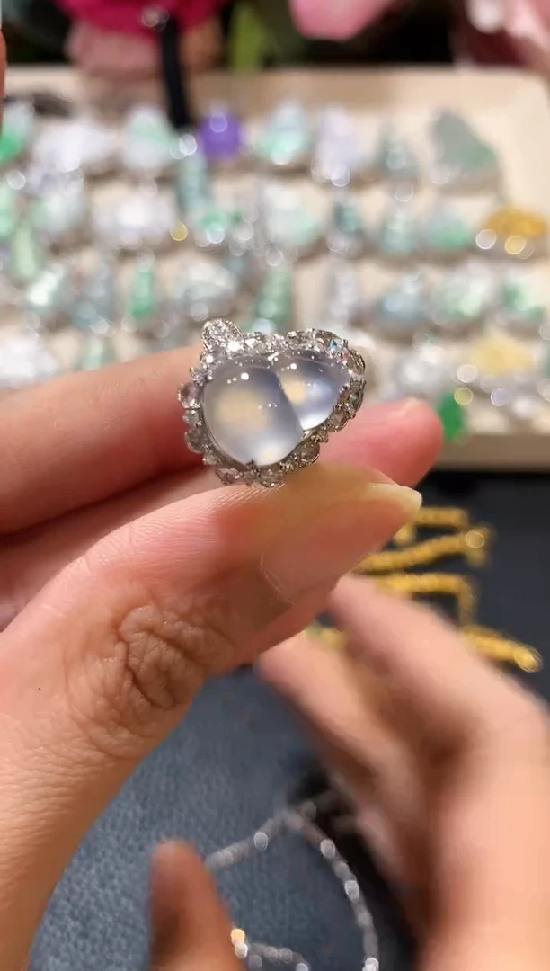 18K金镶嵌戒指翡翠  n34