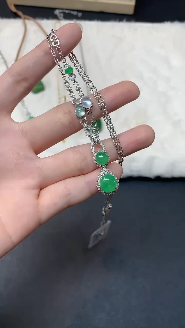 颈饰18K金镶嵌翡翠W352|19800