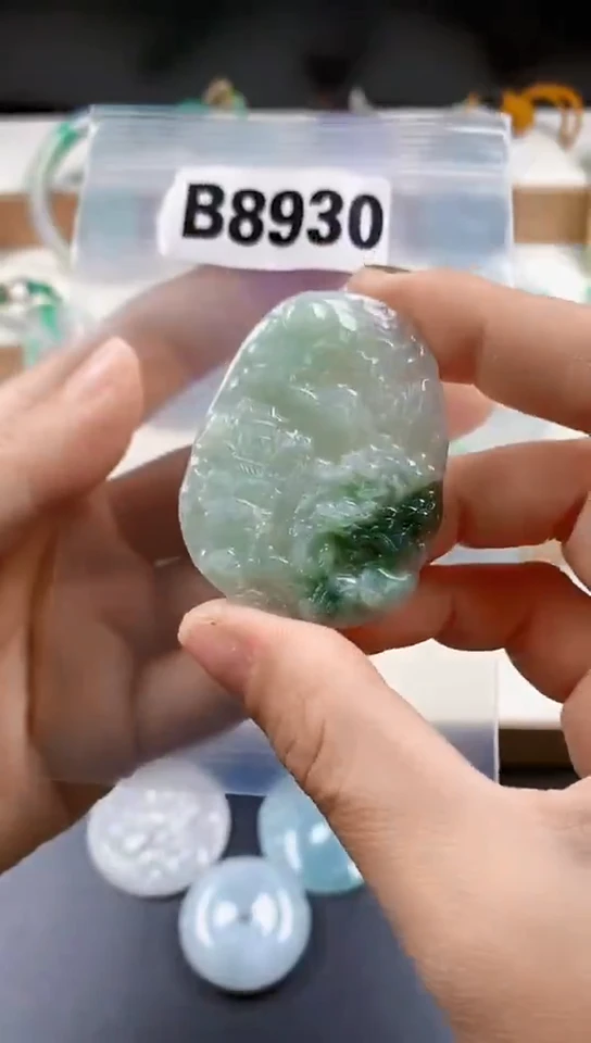 颈饰未镶嵌翡翠天然翡翠吊坠挂件