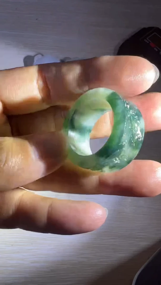 【闪购商品】定制翡翠未镶嵌戒指