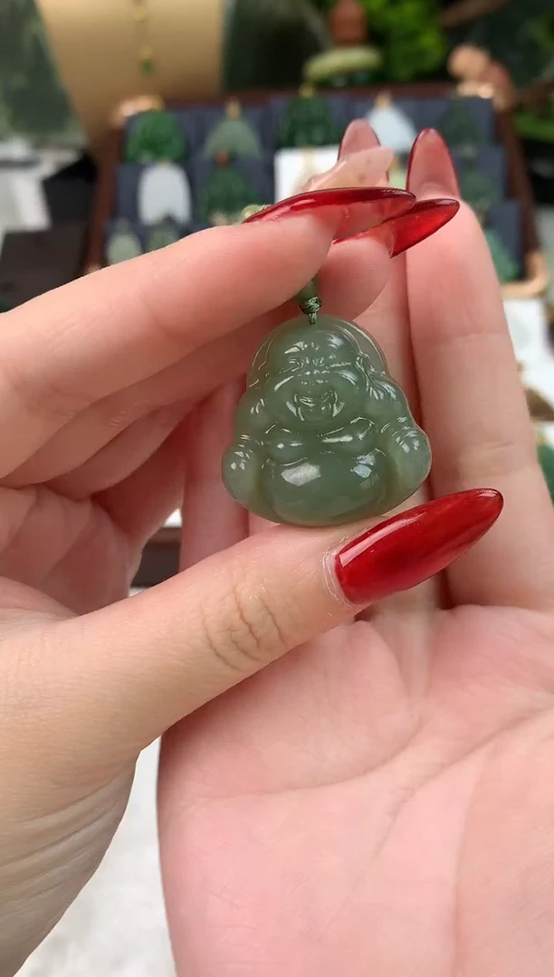 颈饰未镶嵌和田玉吊坠