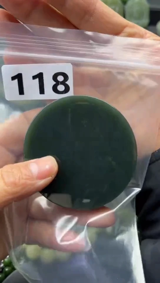 未镶嵌和田玉珠宝半成品镯芯