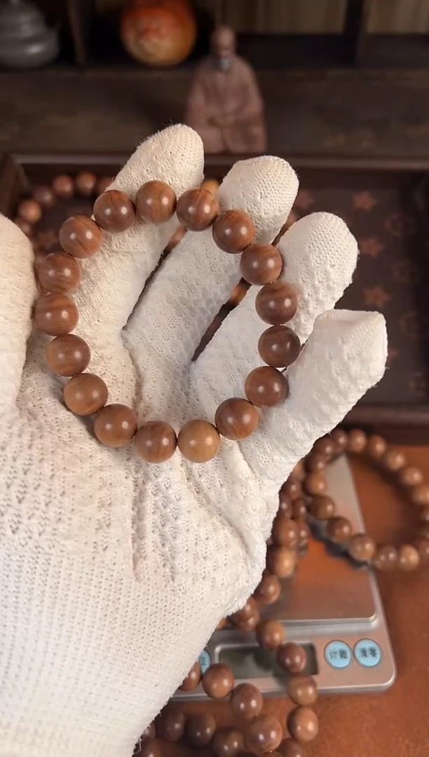 檀香木木头款噶**行迈索尔正区老山檀横纹黑肉雕花料1.2