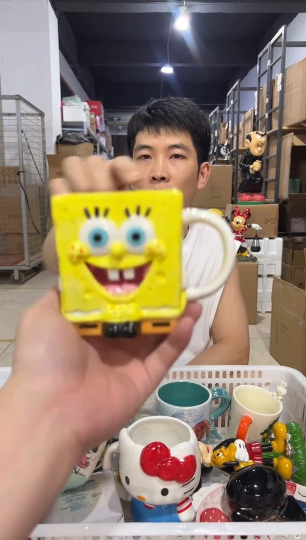 瓷片海绵宝宝方形杯