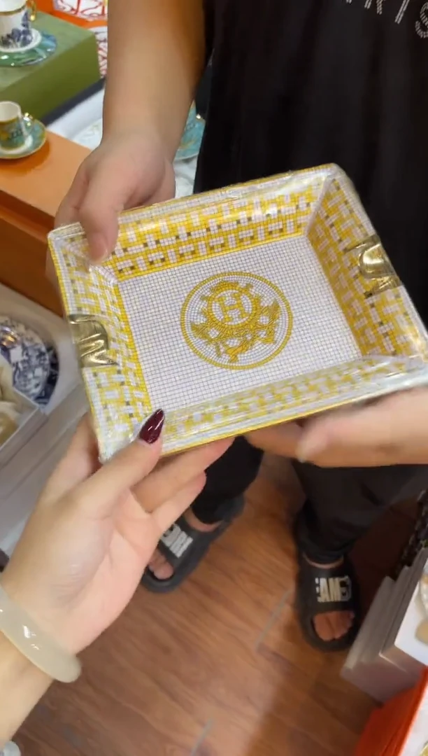 杯鸿辉家品牌瓷器，京东包邮！