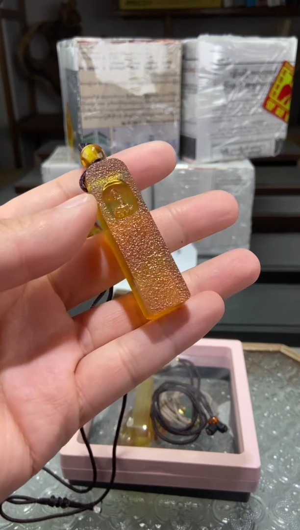 琥珀颈饰未镶嵌石窟悟道