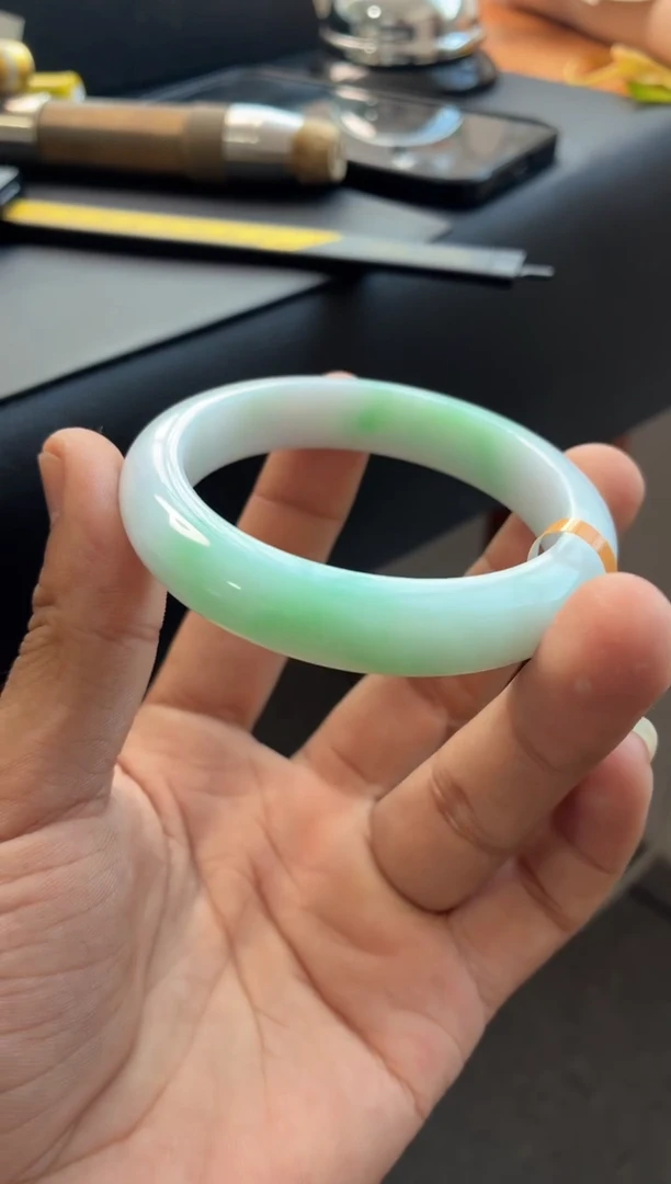 未镶嵌手镯翡翠紫底飘阳绿花  9号  53-54圈口