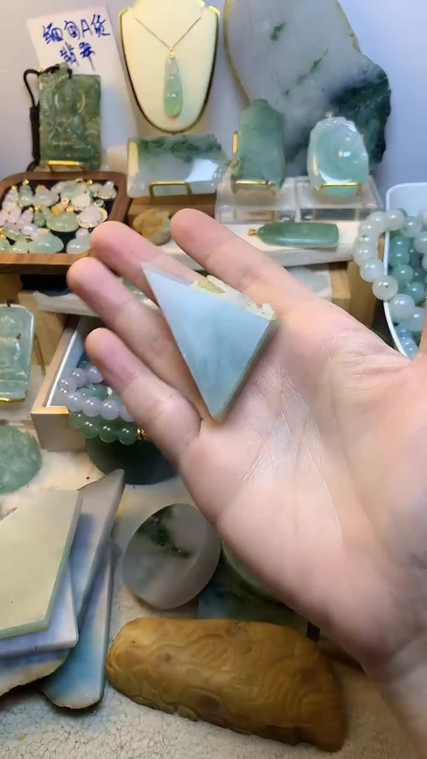 未镶嵌挂件翡翠果**赖 缅甸A货翡翠，没有运费险