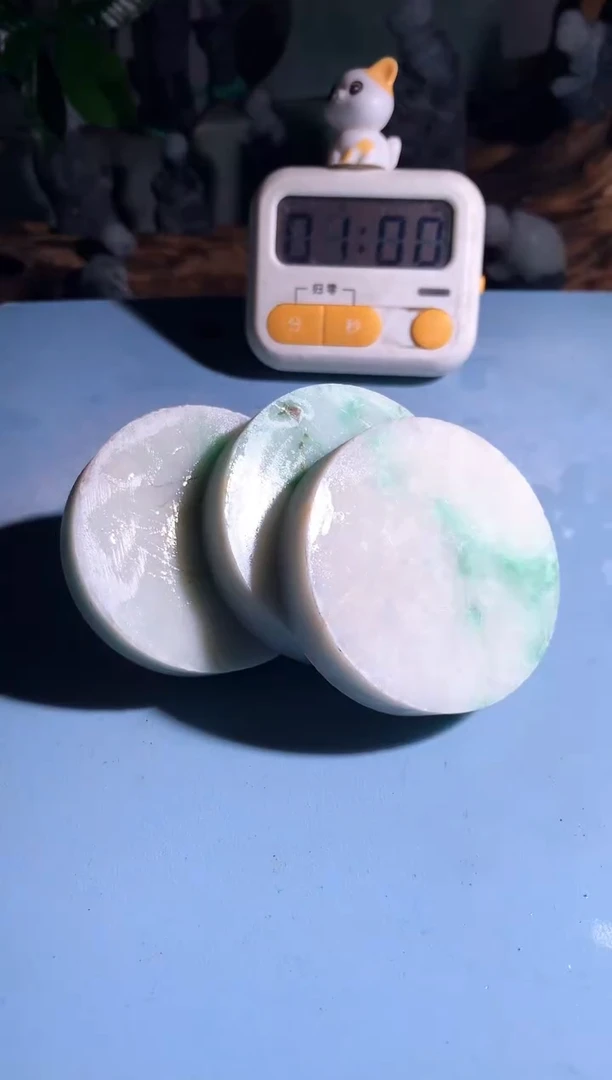 吊坠(不含链)未镶嵌翡翠君**下N694