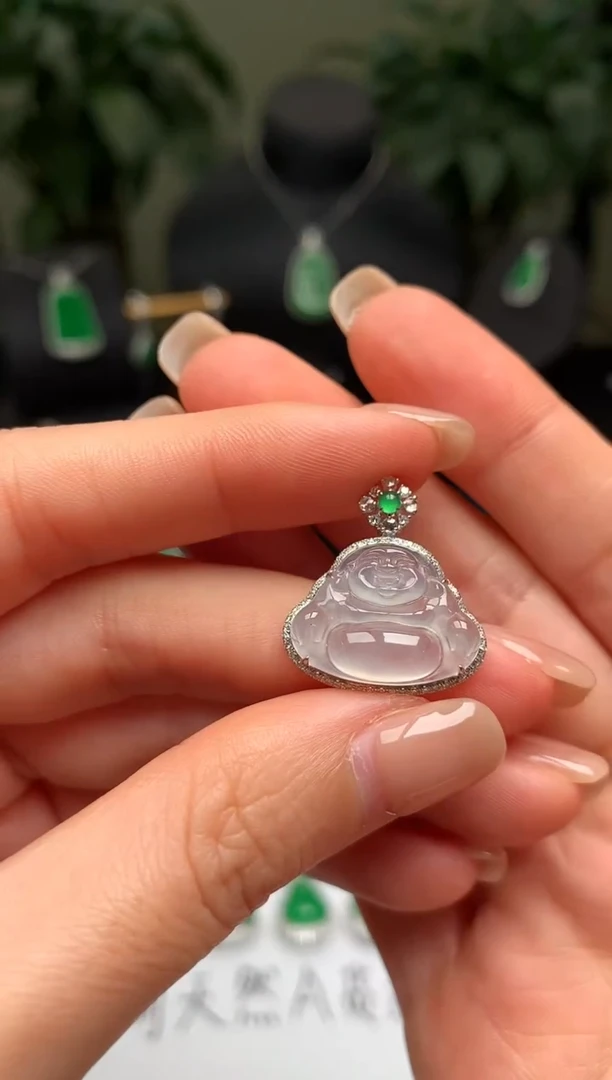 颈饰18K金镶嵌翡翠佛公