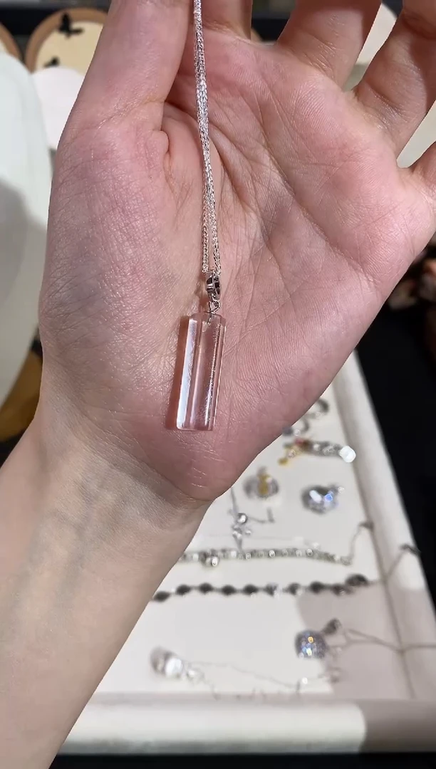 颈饰银S925镶嵌水晶白水能量柱单吊坠