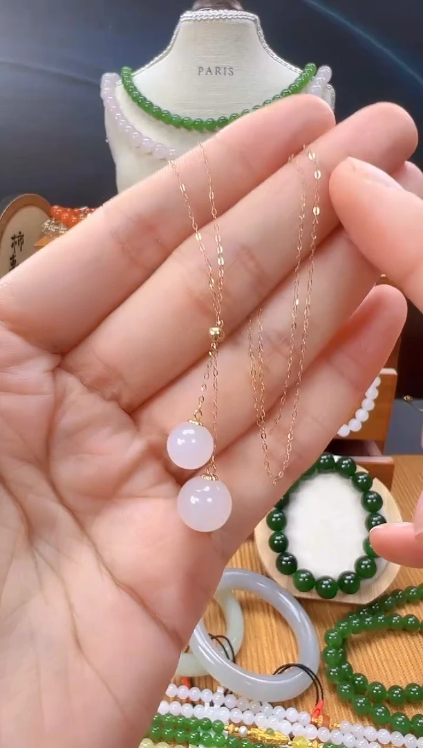 颈饰18K金镶嵌和田玉多样性拍一发一 cg