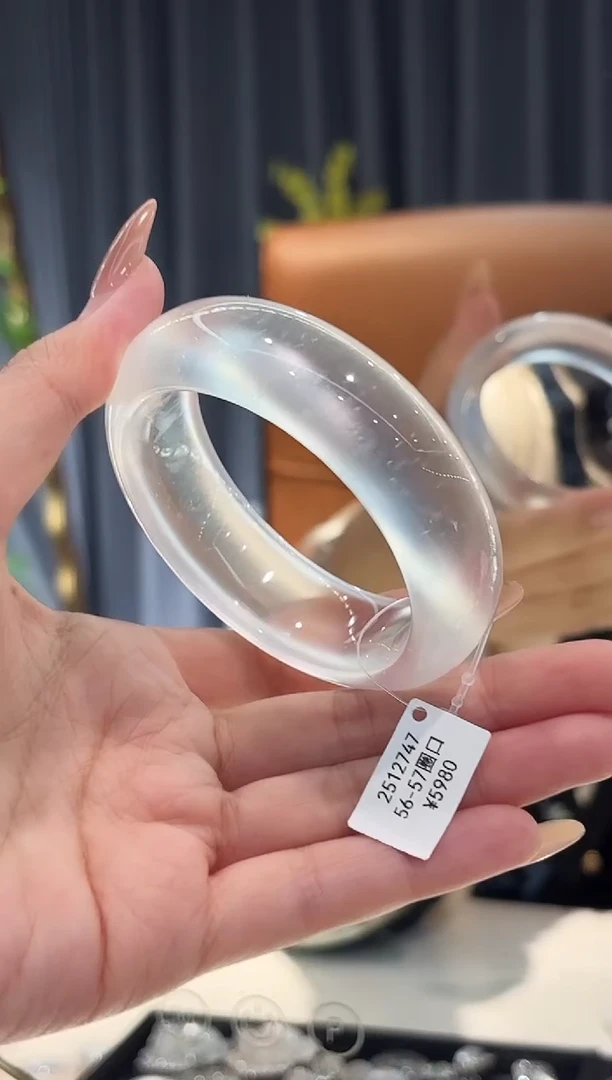 未镶嵌手镯石英质玉12747