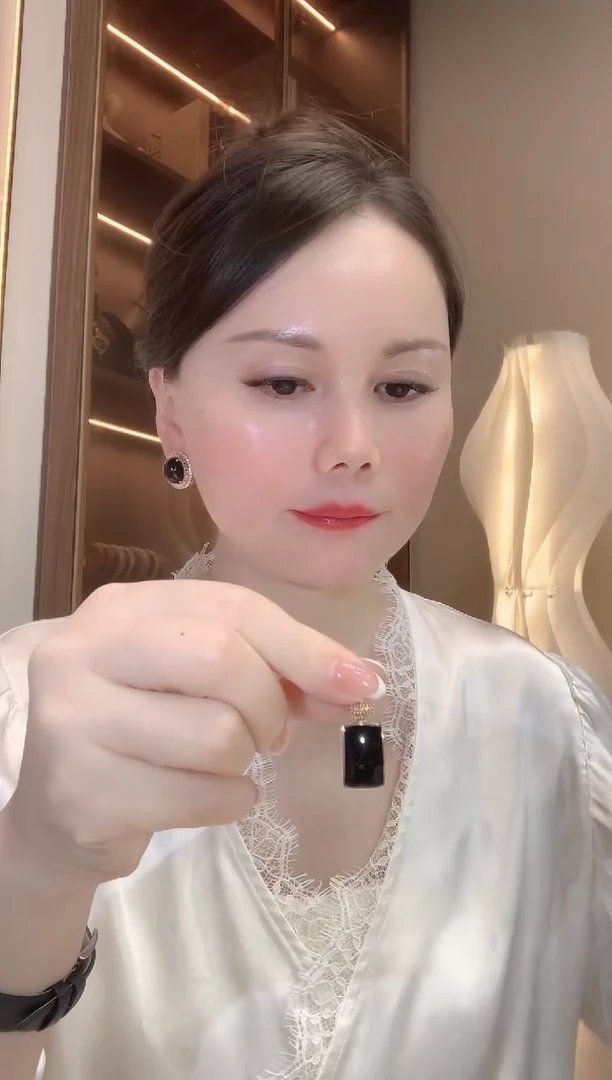 翡翠18K金镶嵌吊坠(不含链)C15