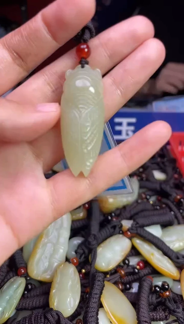 未镶嵌和田玉挂件1