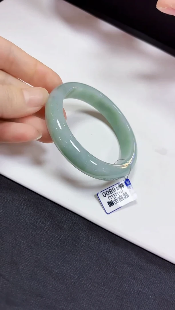 颈饰未镶嵌翡翠手镯60