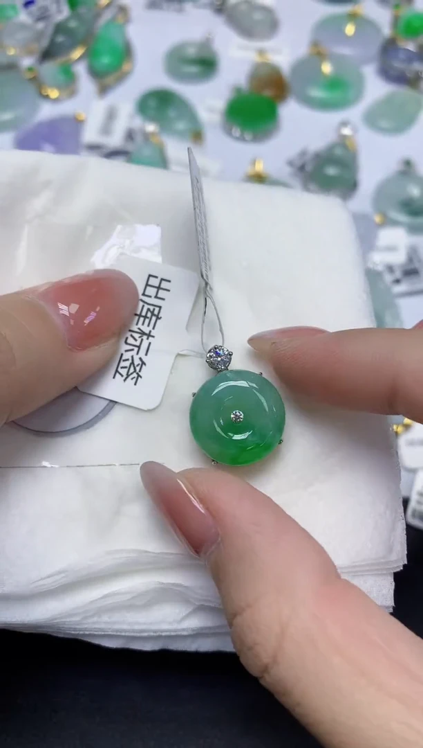 颈饰未镶嵌翡翠天然缅甸翡翠A货多样性发一件