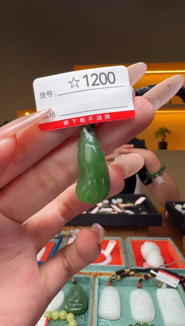 颈饰未镶嵌和田玉1