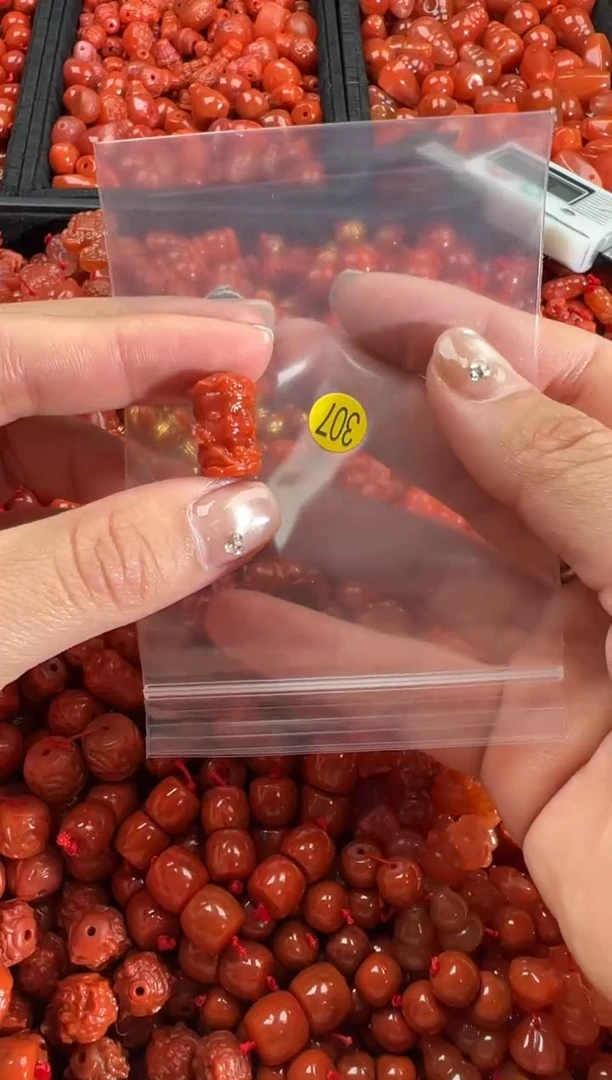 【闪购商品】南红玛瑙颈饰未镶嵌1
