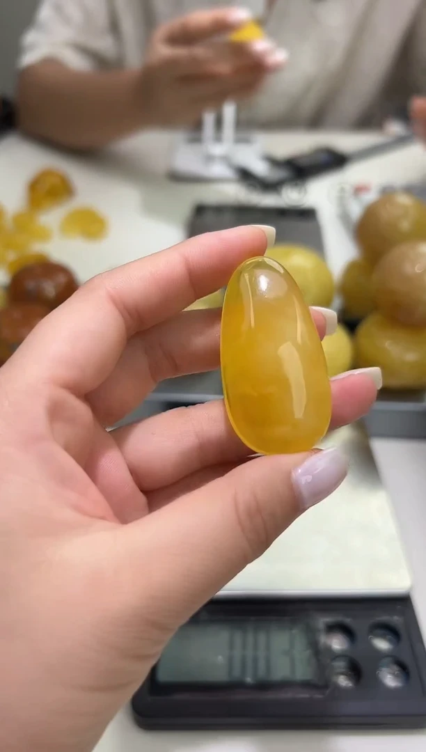 裸石琥珀未镶嵌琥珀蜜蜡吊坠