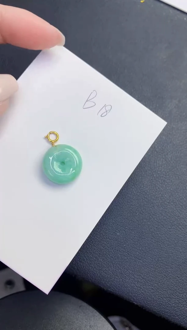 颈饰未镶嵌翡翠缅甸天然翡翠A货