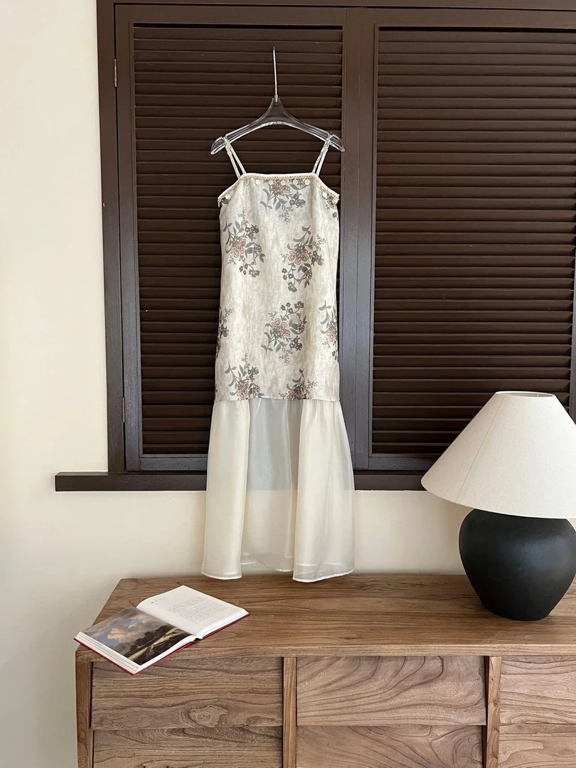 【万物自由诗】法式碎花吊带穿搭冷淡系微风连衣裙女1548