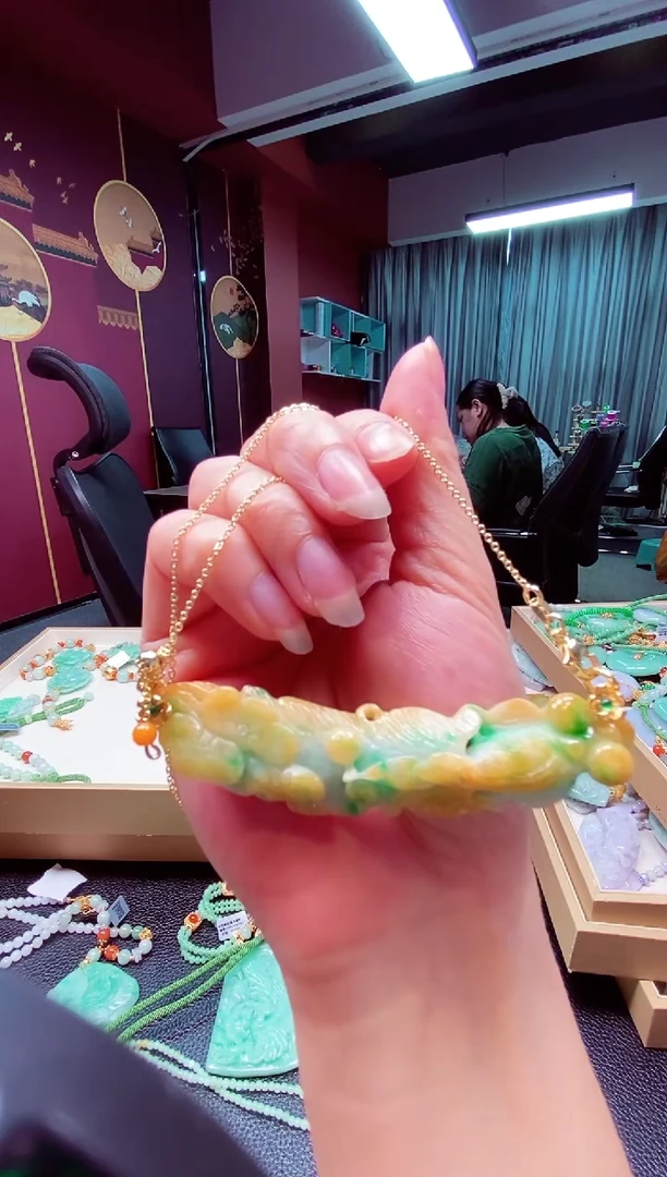 翡翠未镶嵌颈饰翡翠吊坠