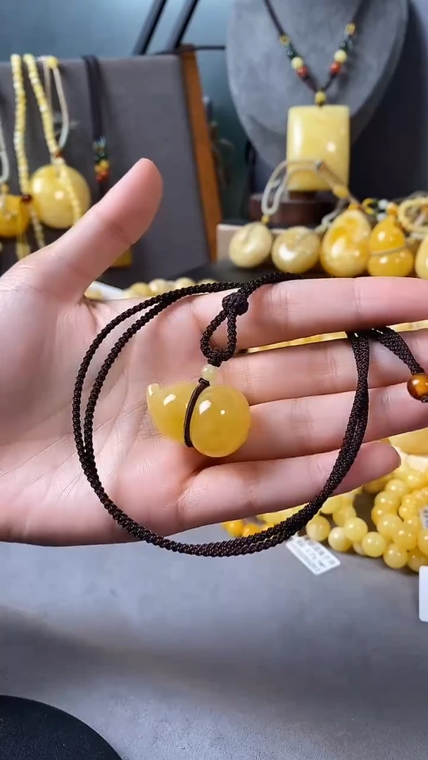 裸石琥珀未镶嵌葫芦吊坠